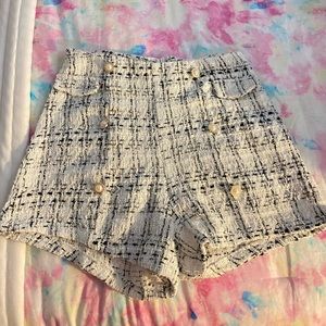Tweed shorts with pearl buttons